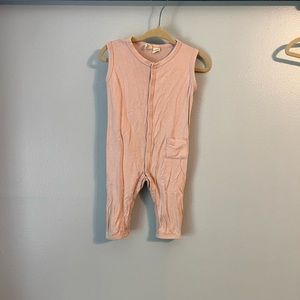 KYTE Baby used sleeveless snap romper 6-12 months in Blush
